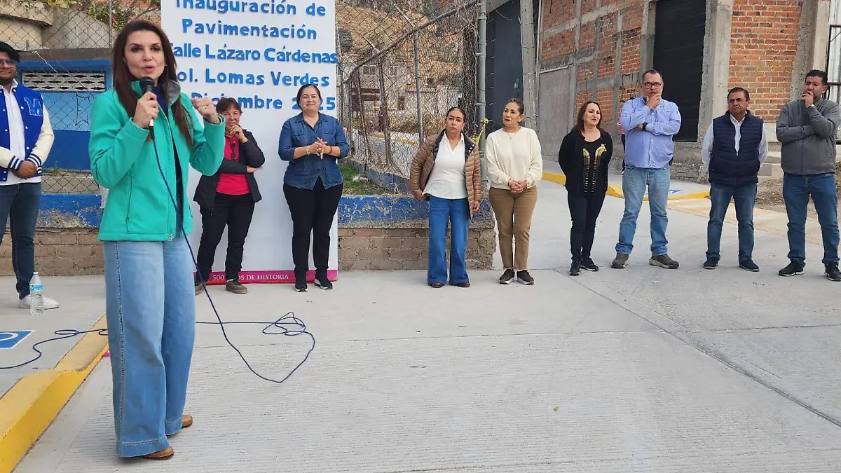 Se inauguró la calle Lázaro Cárdenas de la colonia Lomas Verdes.
