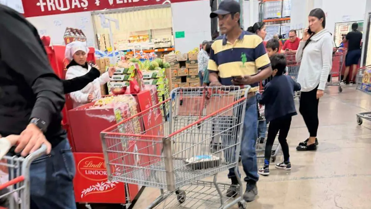 Compras previas a la Navidad en Celaya3