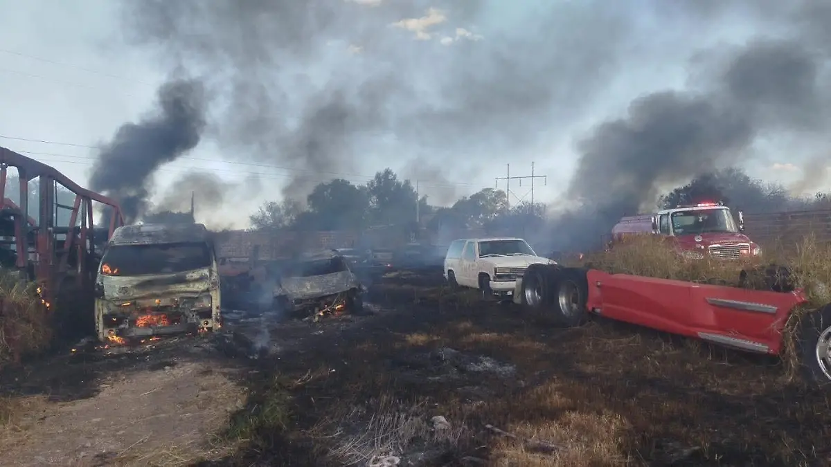 Se presume que el incendio fue provocado por pirotecnia.