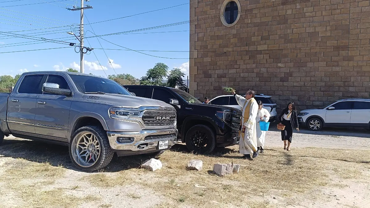 Se bendijo a las unidades que trajeron de Estados Unidos 