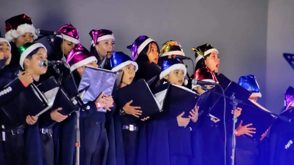 Gran talento vocal mostró cada uno de los integrantes del coro.