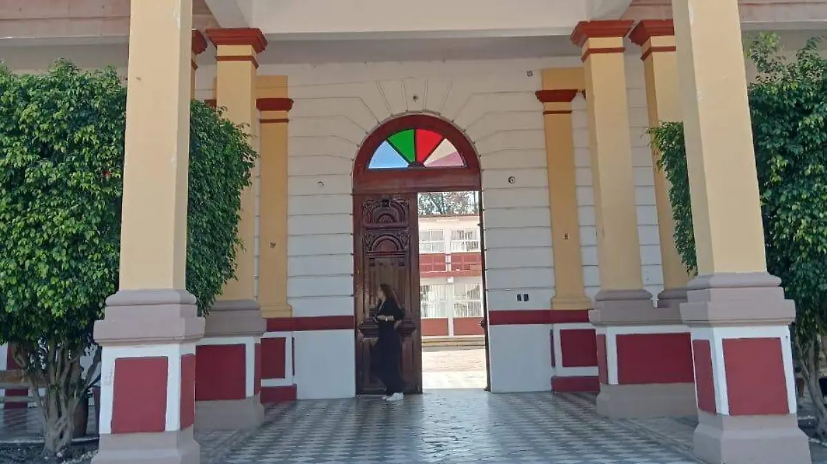 El maestro Sánchez Zúñiga entró a estudiar a los 15 años de edad, cuando el hoy ITR era un internado sólo para hombres.