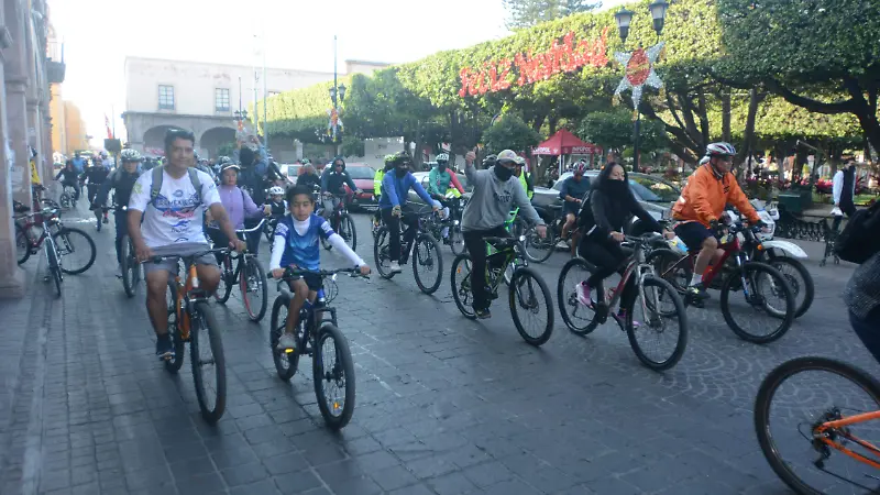 Acudieron más de 50 personas.