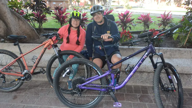 Omar Arias y su esposa Berenice Acosta.