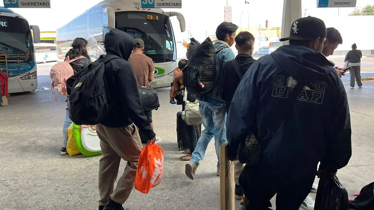 Autoridades y líneas de autobuses recomiendan comprar boletos con anticipación y mantenerse informados sobre posibles cambios de horario. 