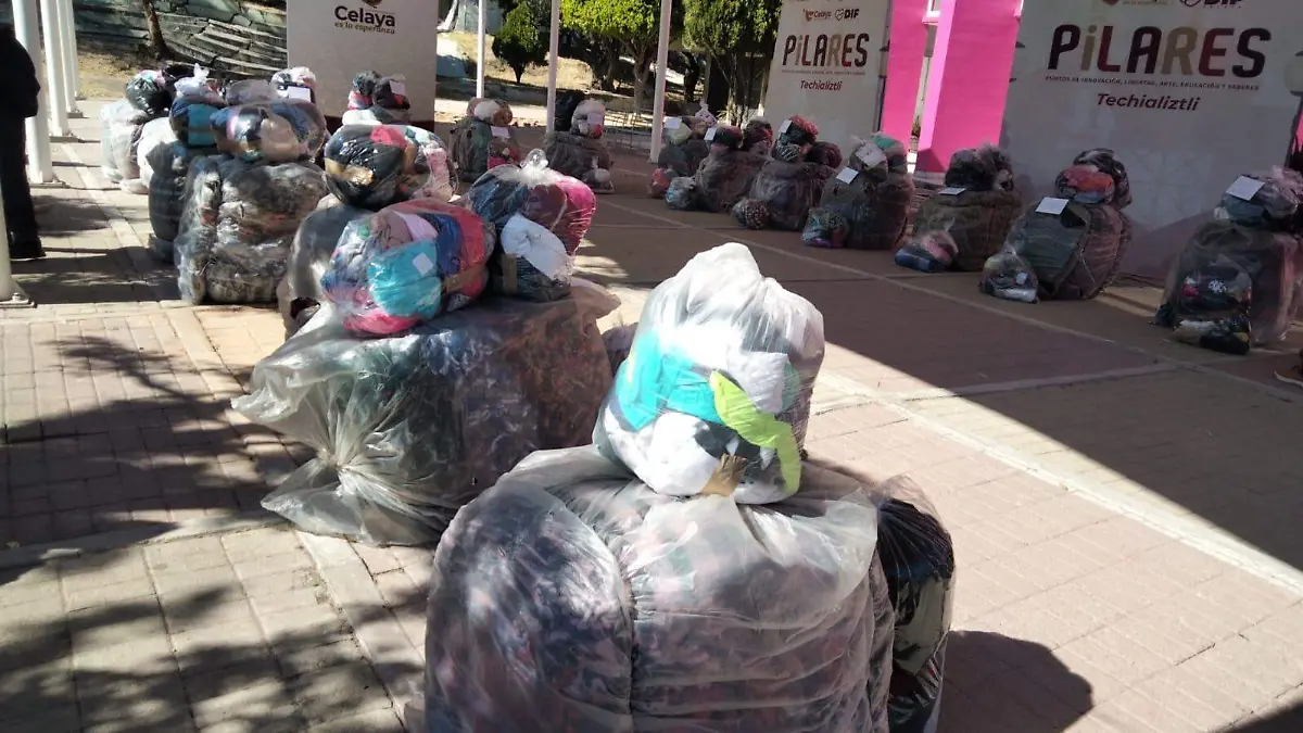 Más de 50 paquetes de cobijas serán entregados a distintas comunidades y colonias de Celaya.