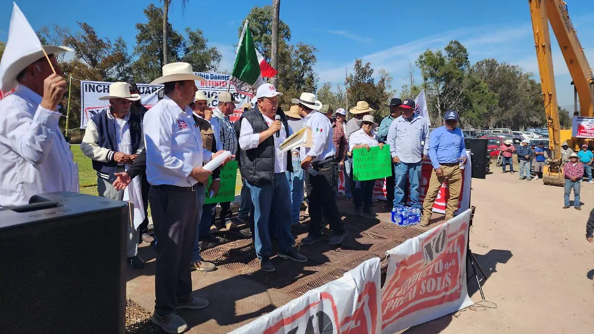 Cientos de personas se manifestaron en contra de la construcción de esta obra.