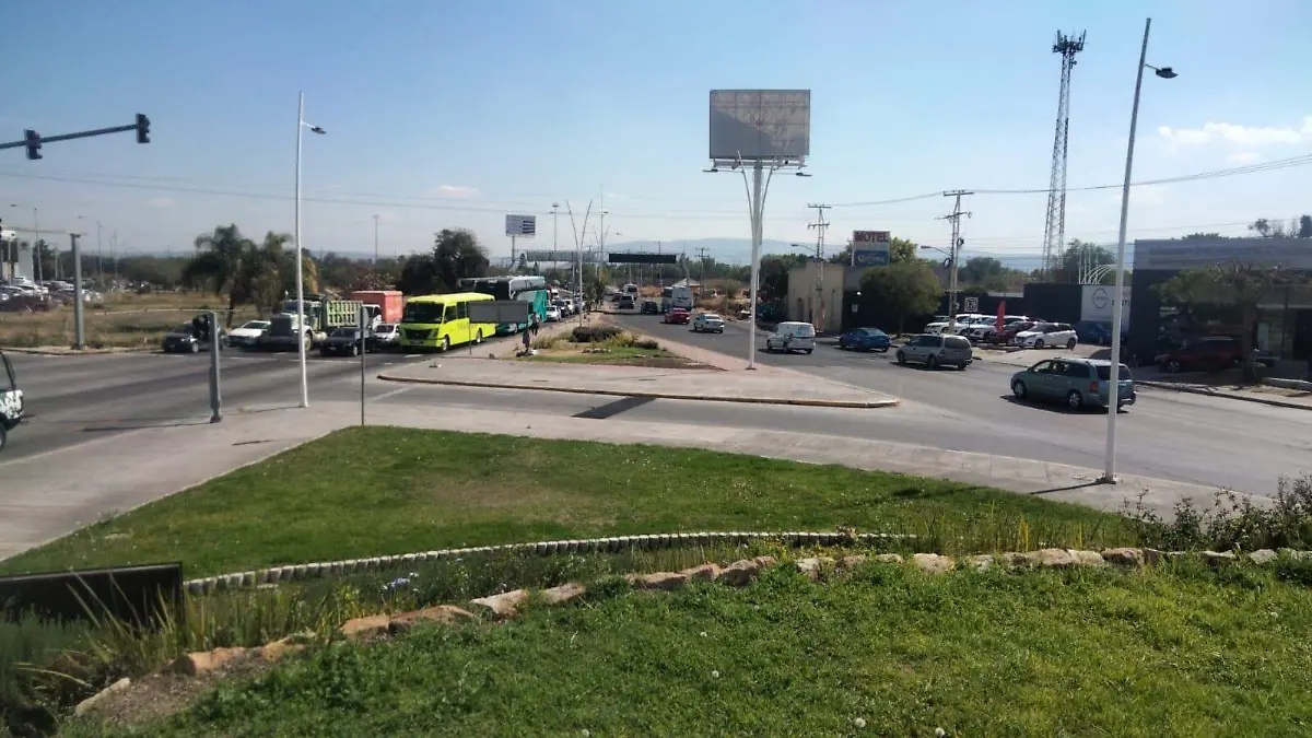 Entrada Oriente de la ciudad conocida “La Glorieta batallas de Celaya”