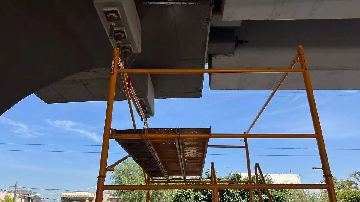 El cielo, la circulación por arriba del puente, quedará cerrada a partir de la una de la tarde, y se rehabilitará alrededor de las seis de la tarde