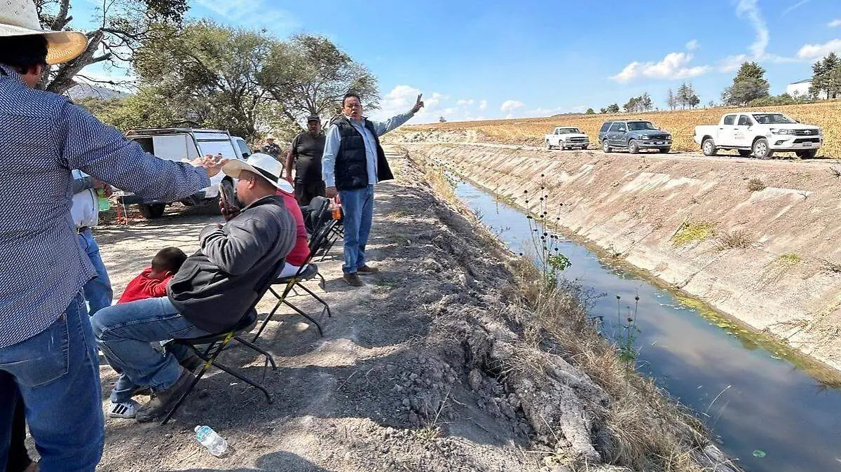 Limpieza de canal1 (2).