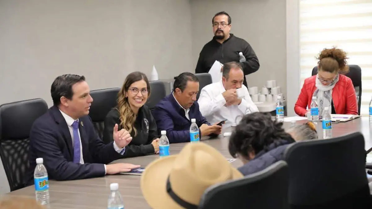 Dan seguimiento al tema de regularización de viviendas.