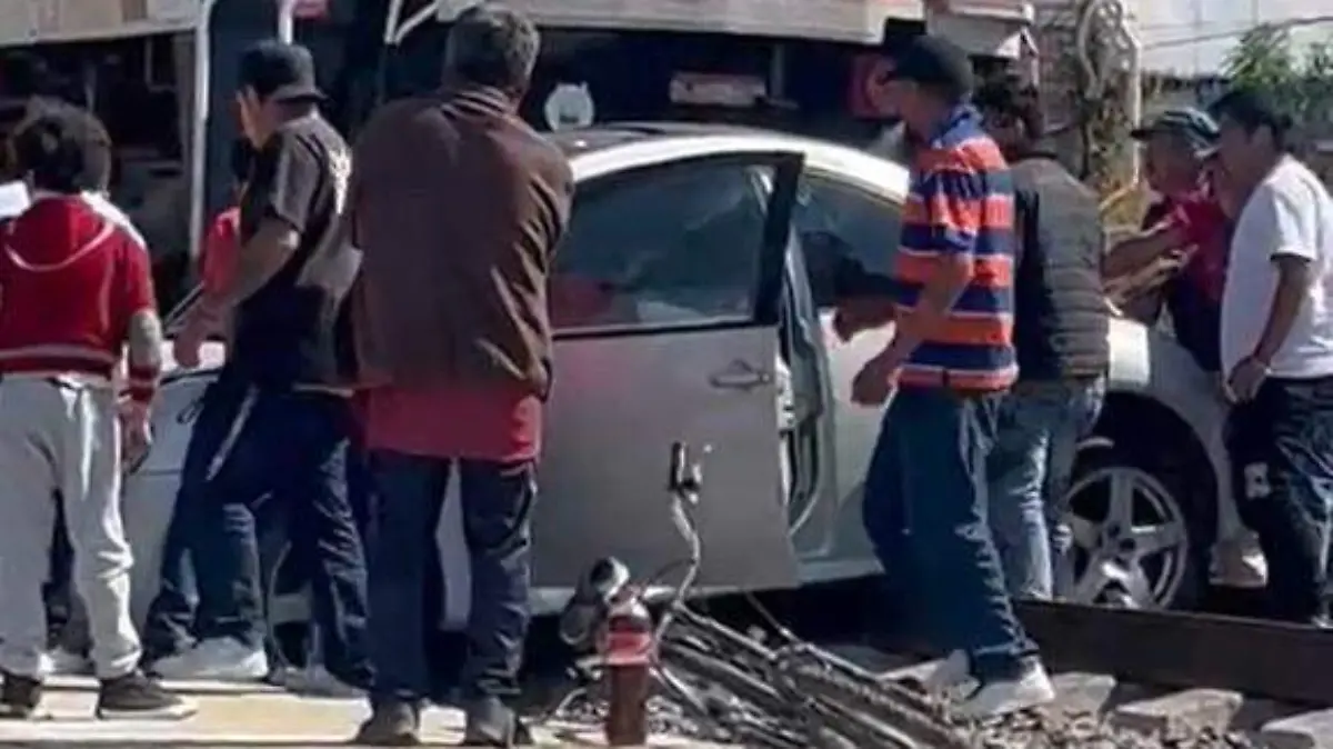 Dos personas iban a bordo de la unidad.