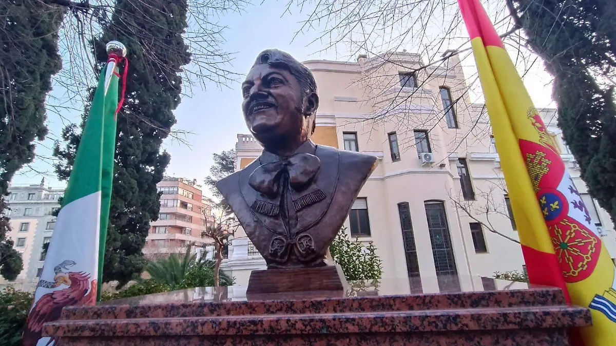 BUSTOJOSEALFREDOENEMJADADEMEXICOENESPAÑA