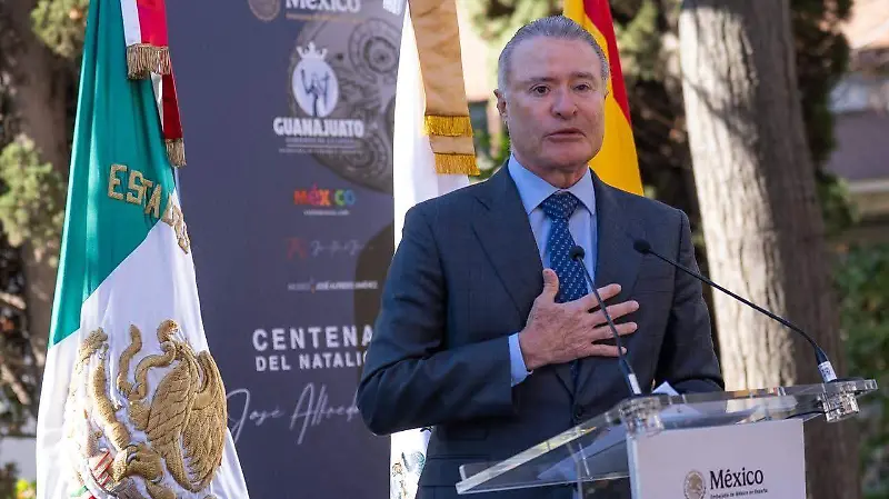 Jose Alfredo Jiménez cumple cien años, canta autor Dolorense que puso el nombre de México con su música conocido como el Rey de la canción Ranchera.