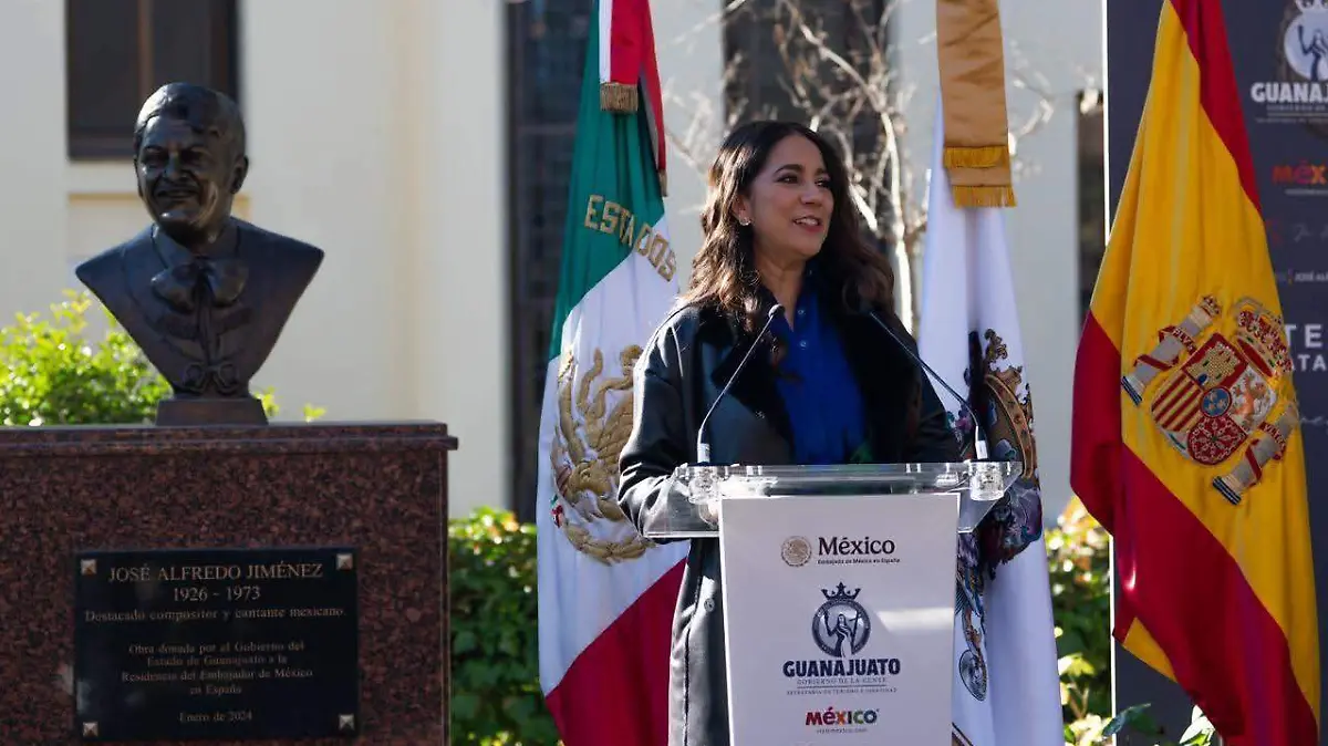 La gobernadora Libia Dennise García Muñoz Ledo anunció desde Madrid el homenaje a José Alfredo Jiménez en la Embajada de México, como inicio de la agenda de Guanajuato en FITUR.