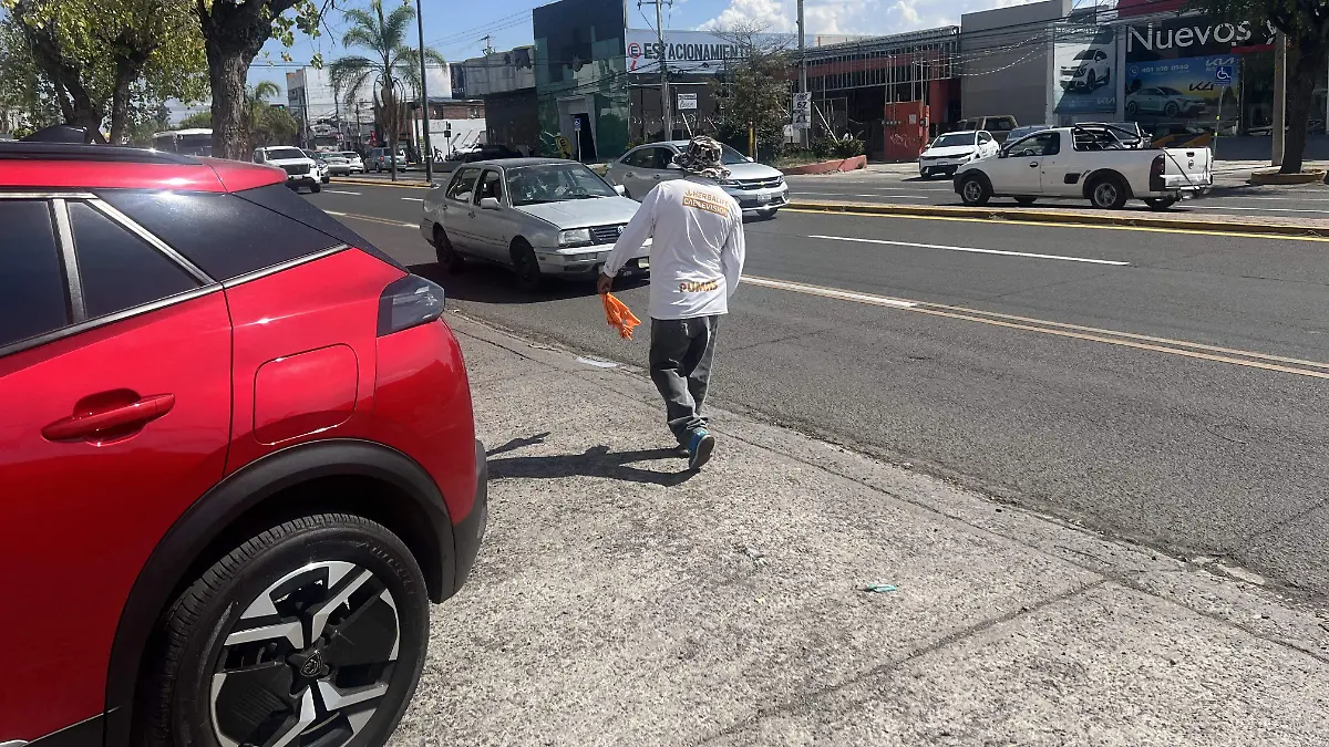 Viene viene de forma positiva, la credencialización para generar confianza en la ciudadanía y también por su seguridad