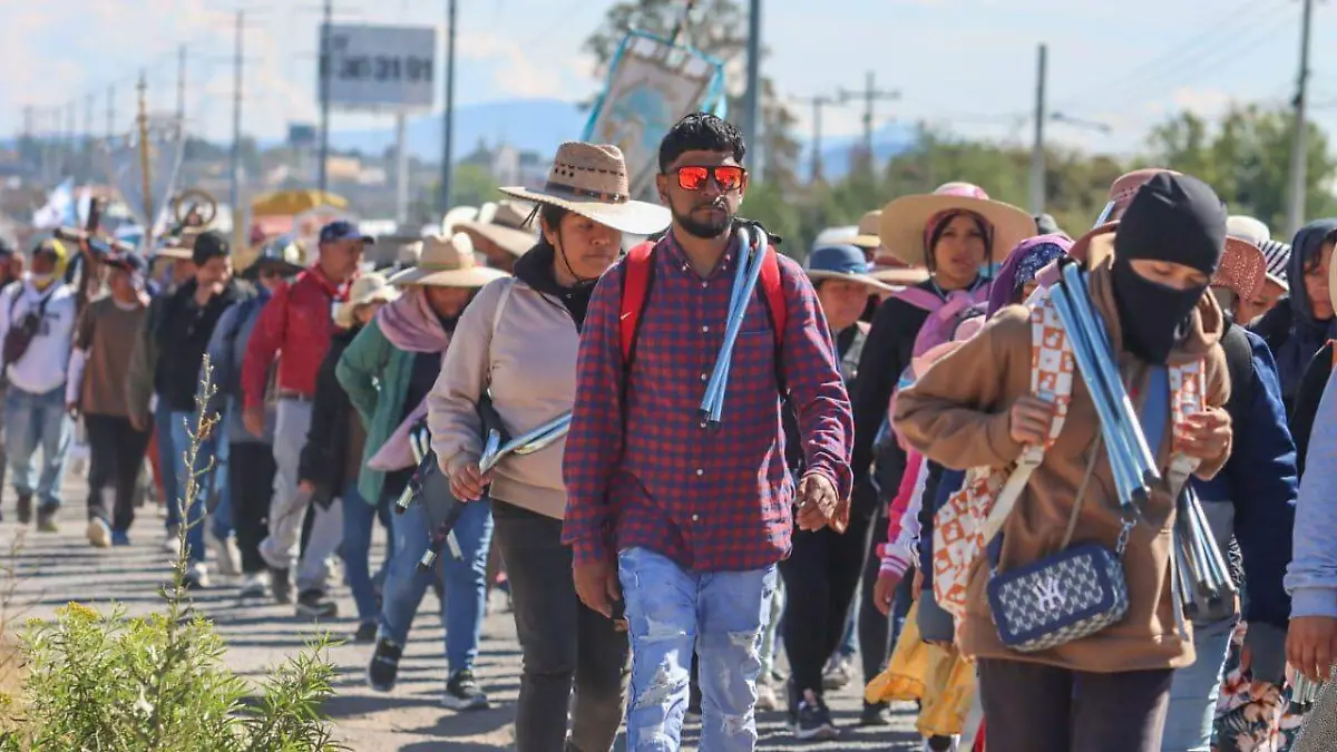 De diferentes comunidades y municipios de Querétaro arriban este viernes los peregrinos a San Miguel de Allende.