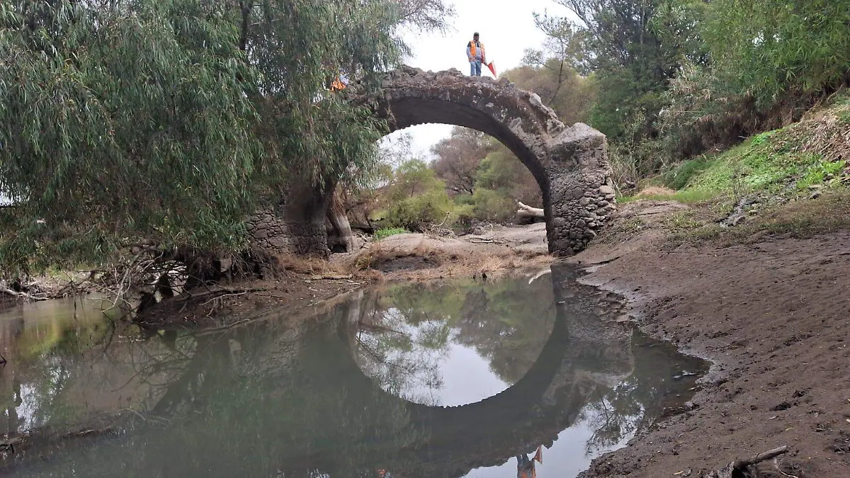 Se mantiene antiguo arco en el Río Lerma.