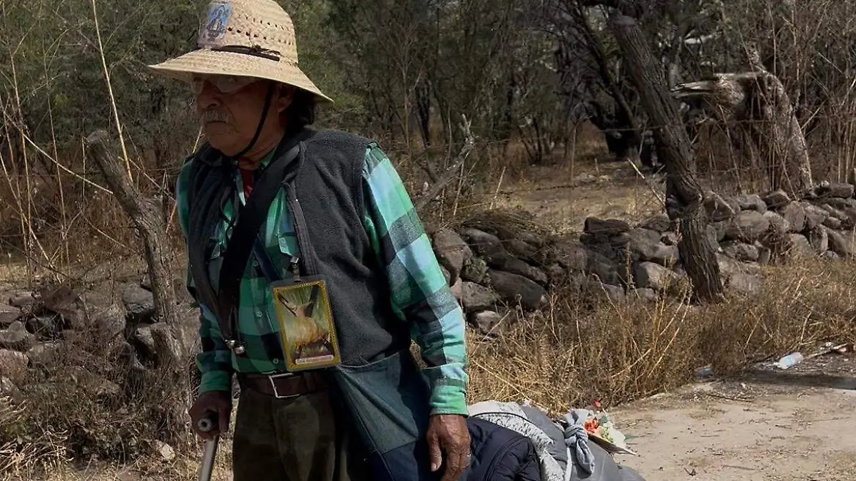 La familia Hernadez acompañan a don Andrés en este caminar Sanjuanero