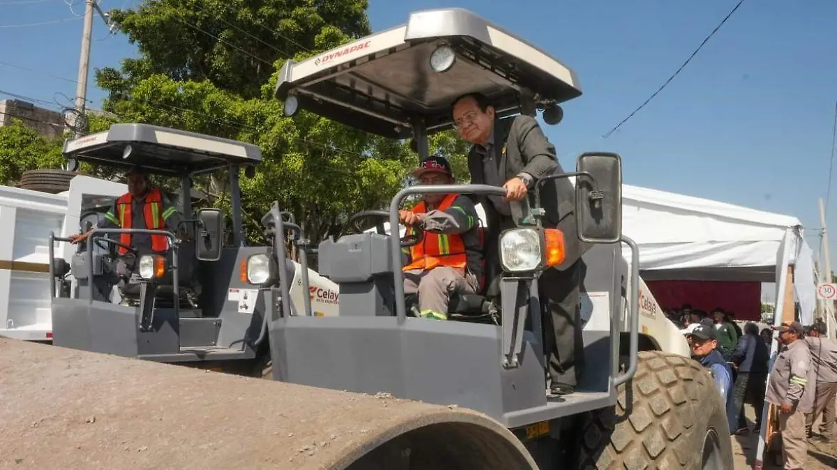 Juan Miguel Ramírez Sánchez entregó maquinaria que atenderá las necesidades que surjan en la ciudad y en las comunidades.