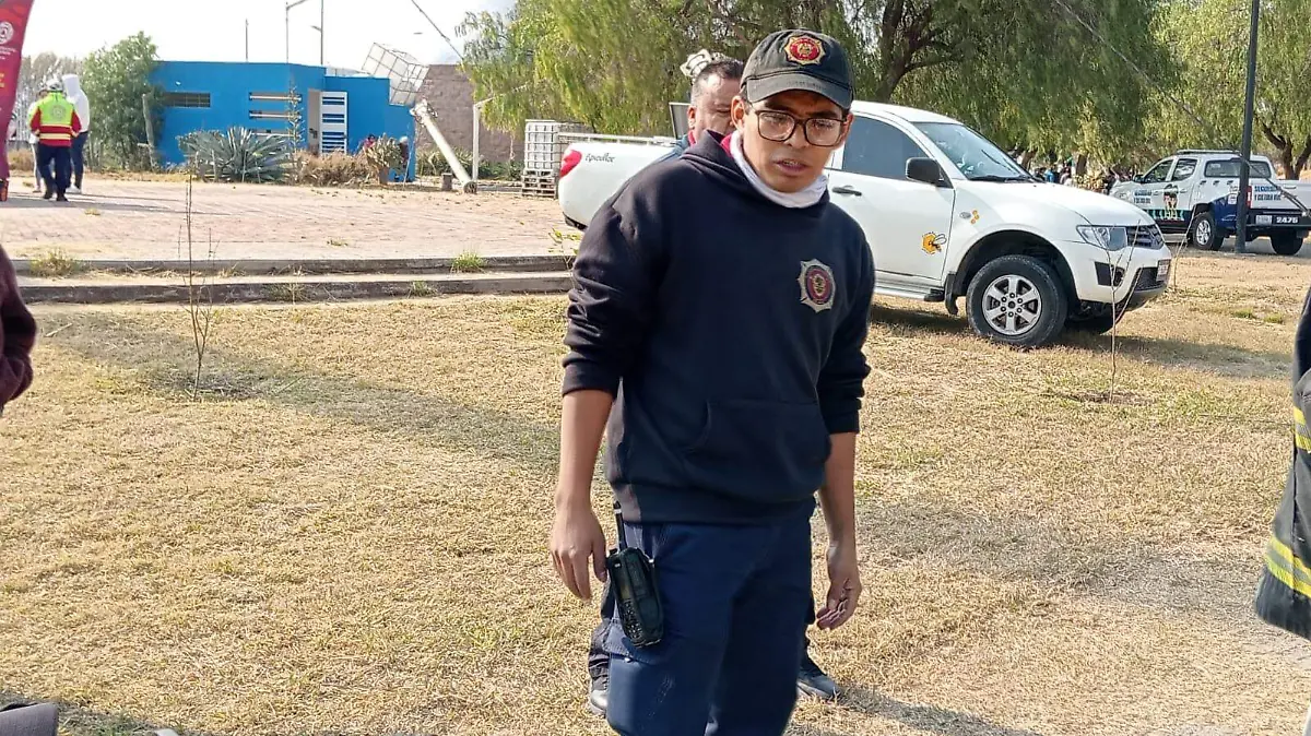Bomberos enseñaron a los niños sobre el gran peligro que representa jugar con fuego.