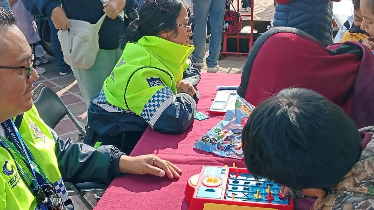 Los Bomberos y Protección Civil ofrecieron pláticas sobre el cuidado del medio ambiente