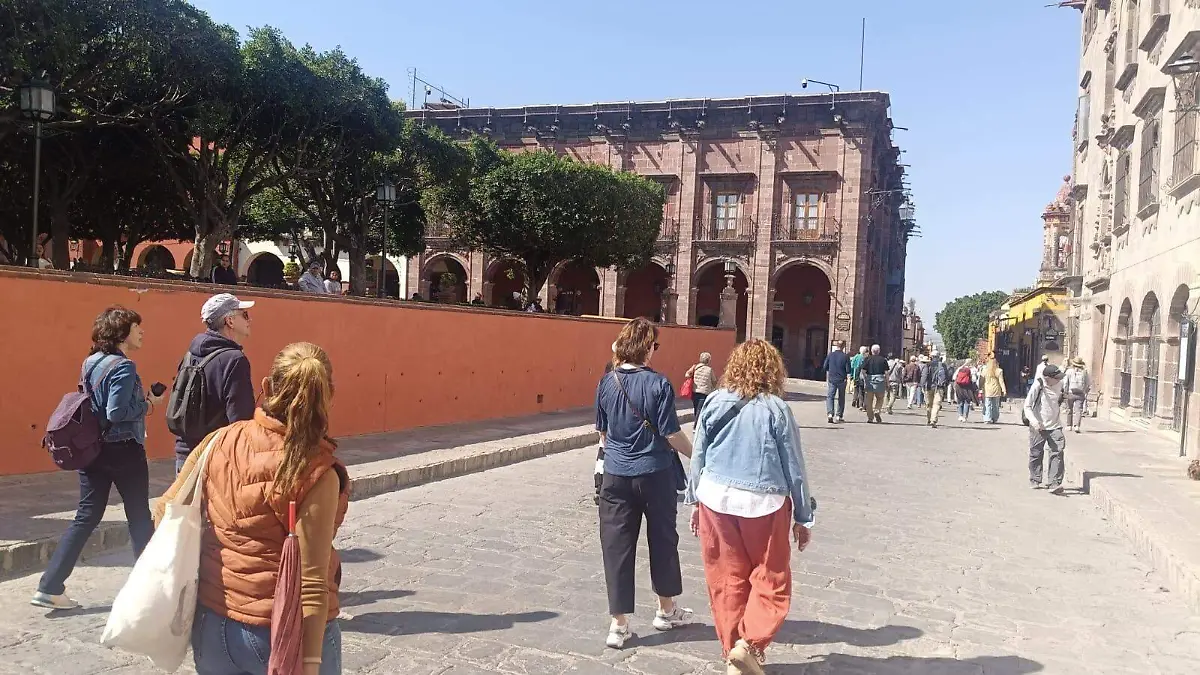 Personas que vienen de otras partes del país y del mundo ven en San Miguel de Allende una ciudad segura y con calidad de vida.