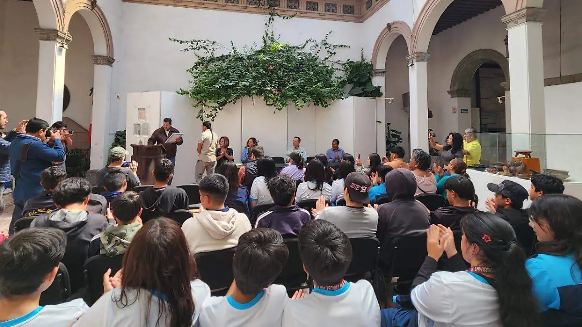 La exposición permanecerá abierta al público un mes.