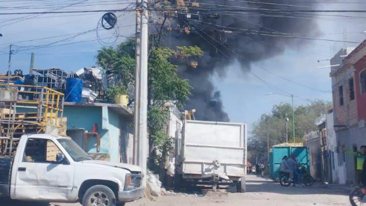 Incendio en recicladora2