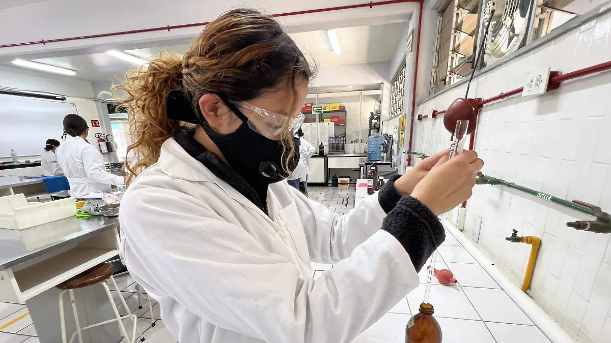 Cada proceso es minucioso y detallado, pues las medidas deben de ser exactas en cada procedimiento