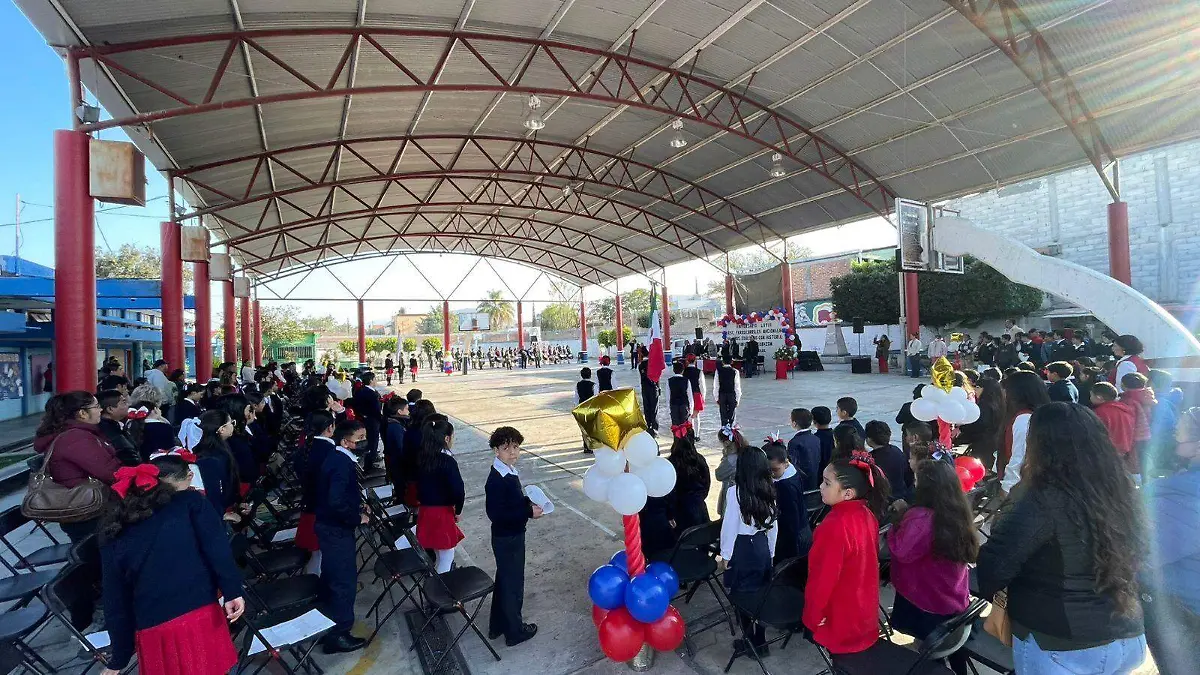 La escuela sigue manteniendo su compromiso con la formación.