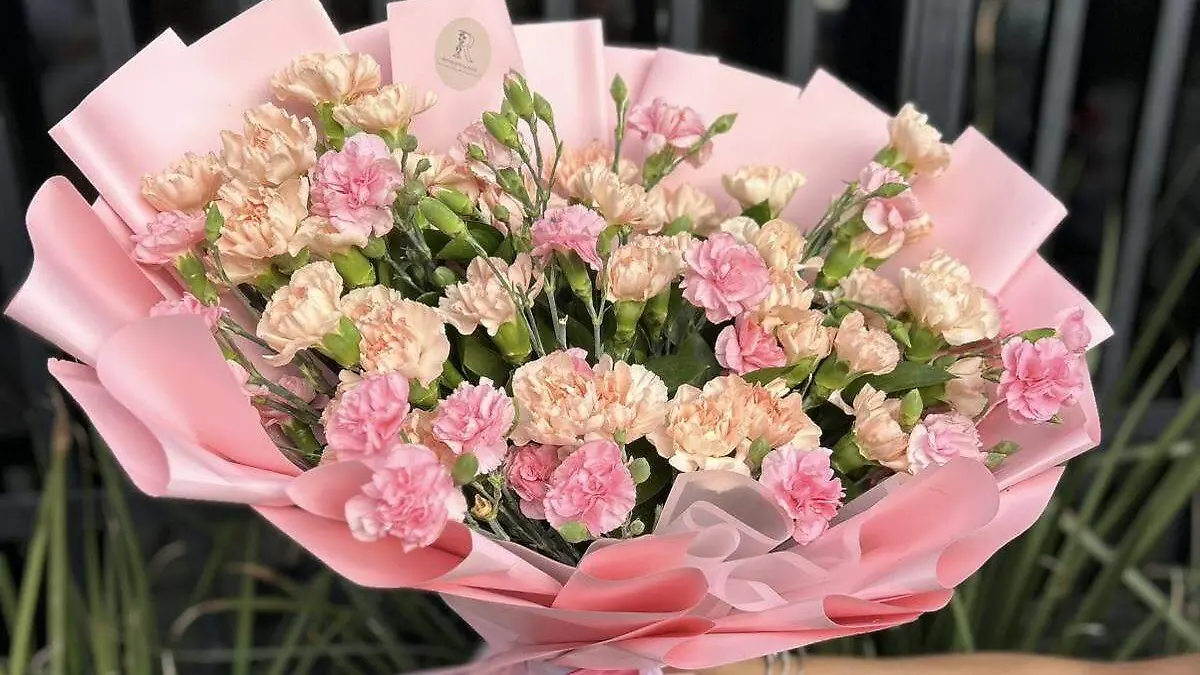 Diferentes tipo de flores se ponen a disposición de los consumidores 