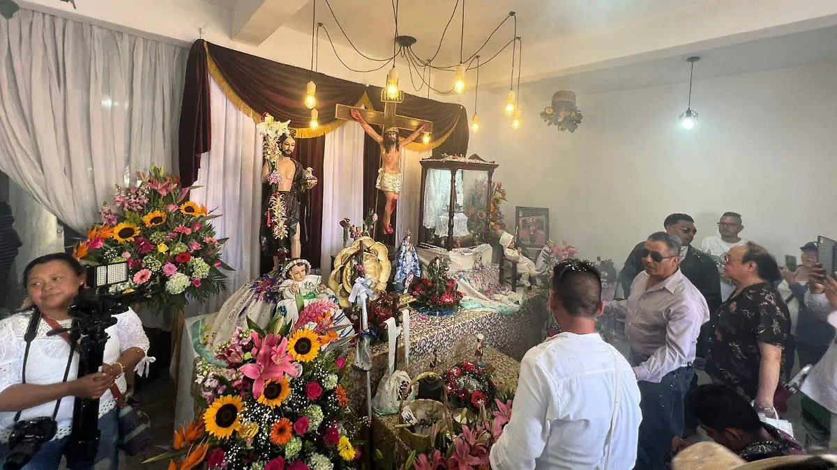 El altar en la casa de la familia Centeno, donde por segunda vez después de 50 años, reciben a las imágenes