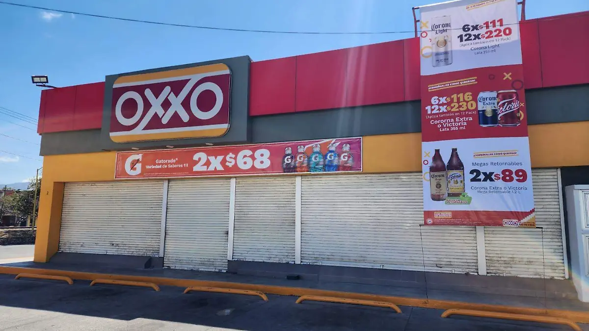 Tiendas de autoservicio dejaron de brindar servicio.