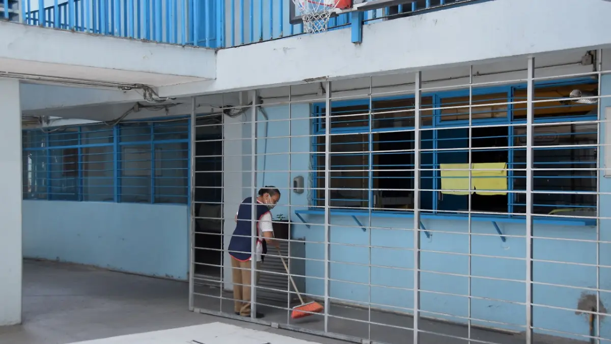 Escuelas suspenden actividades2