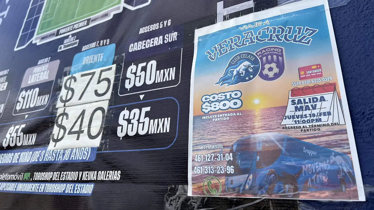 La publicidad del viaje a Veracruz pegada en la instalaciones del MAV 