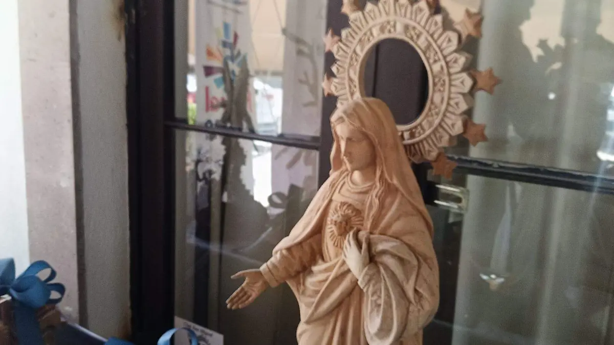 Artesanos trabajarán sus piezas frente al público, mostrando técnicas y herramientas tradicionales.