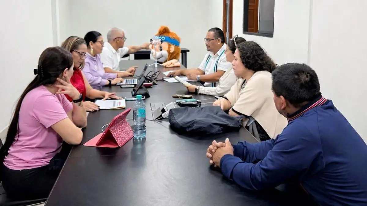 Compartió experiencias sobre diferentes temas.