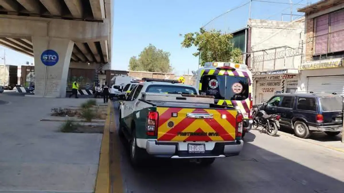 Personal de Protección Civil y Bomberos de Celaya, así como Tránsito llegaron al lugar 