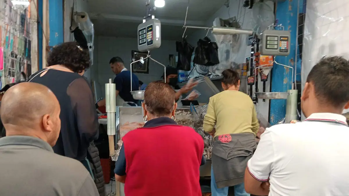 Al detener sus labores, se reconoce la importancia del trabajo de las mujeres en la vida social y económica