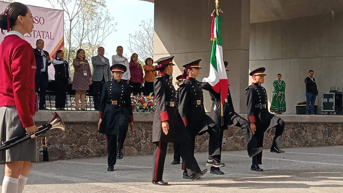 Los jóvenes mostraron su habilidad en las disciplinas de escolta de bandera, banda de guerra y coro.
