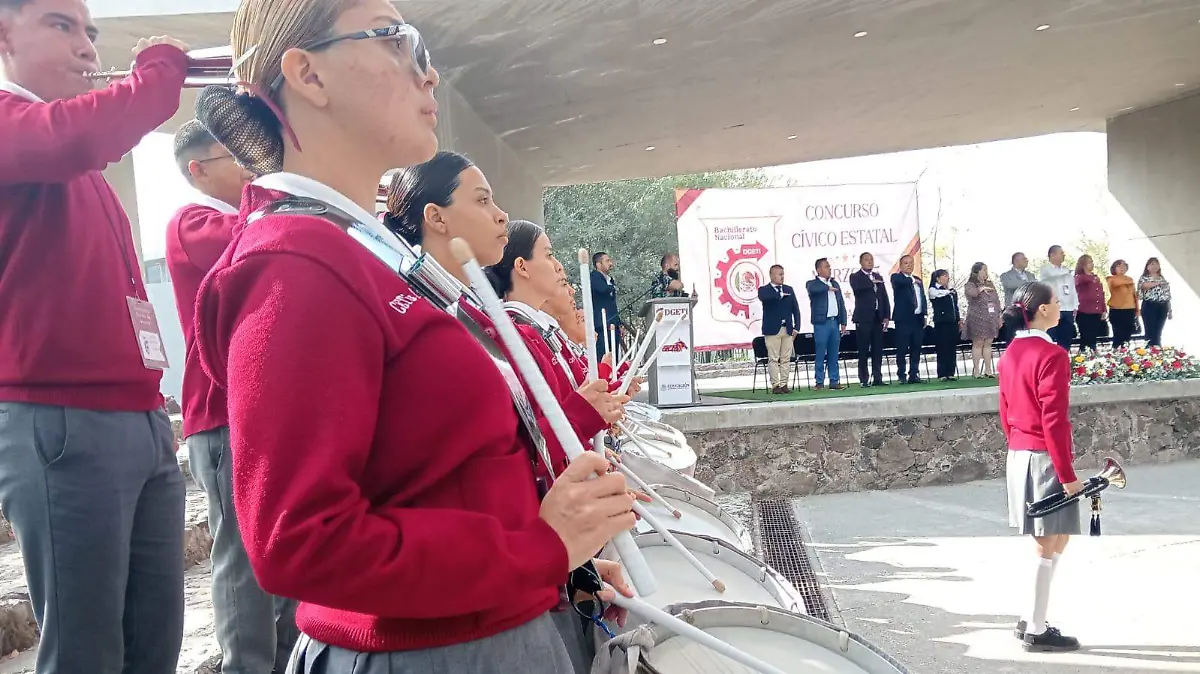 Con la participación de 25 planteles de Guanajuato inició el Séptimo Encuentro Cívico Estatal 2026 en escolta de bandera, banda de guerra y coro.