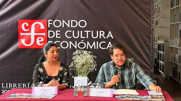 Dennise comento que su libro tiene su origen en Comonfort