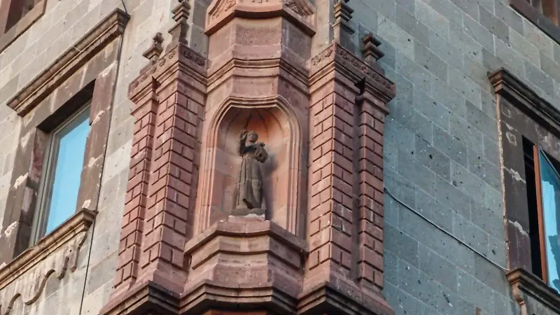 Las hornacirnas servían como puntos de oración, protección simbólica, referencia urbana y expresión de fe en la vida diaria de la ciudad.