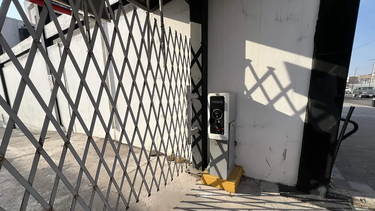 El cierre del estacionamiento también ha generado afectaciones económicas al ISSEG al no percibirse los ingresos proyectados