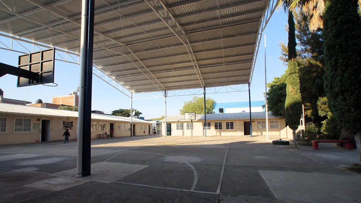 Autoridades educativas señalaron que estas obras también incluyen mejoras en cisternas, instalaciones eléctricas y bardas perimetrales