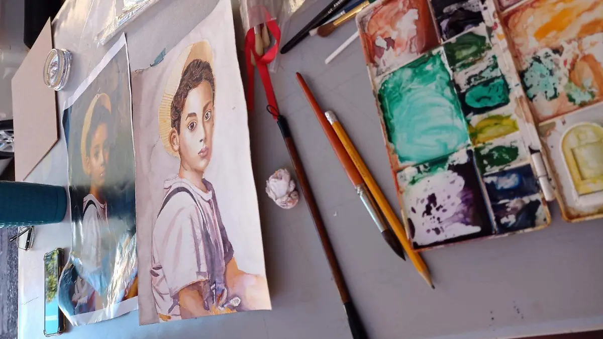 Luz realiza sus obras con diferentes técnicas.