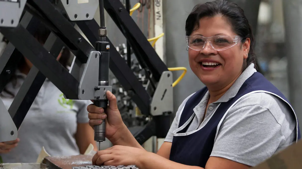 Aclaró que no se trata de despidos de personal, sino ajustes en horarios de las jornadas, o reducción de horas