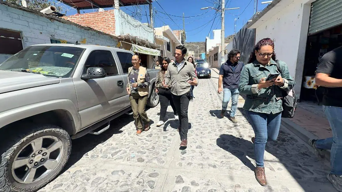 El alcalde realizó un recorrido por las calles