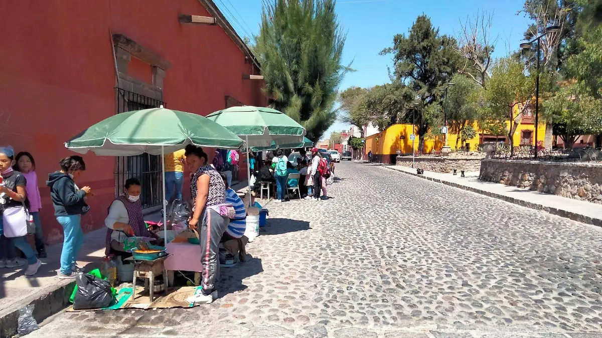 En el barrio de San Juan de Dios ofrecen taquitos de piloncillo recién hechos durante la temporada de Cuaresma.
